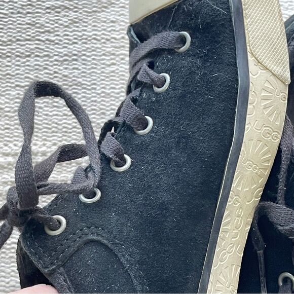 Ugg Suede Lace up Lined Sneakers, Size 8 - Picture 3 of 9